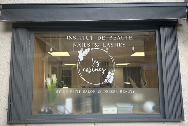 Les Copines (Petit Salon)